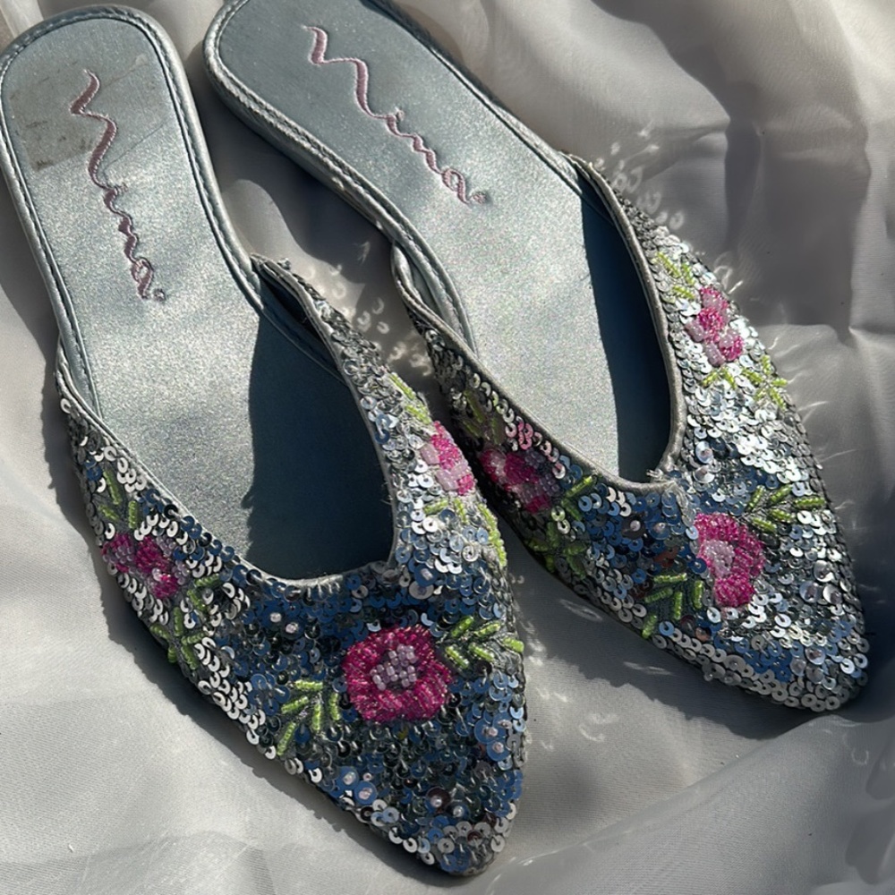 Vintage Silver Sequin Floral Embroidered Flat Mule 7.5